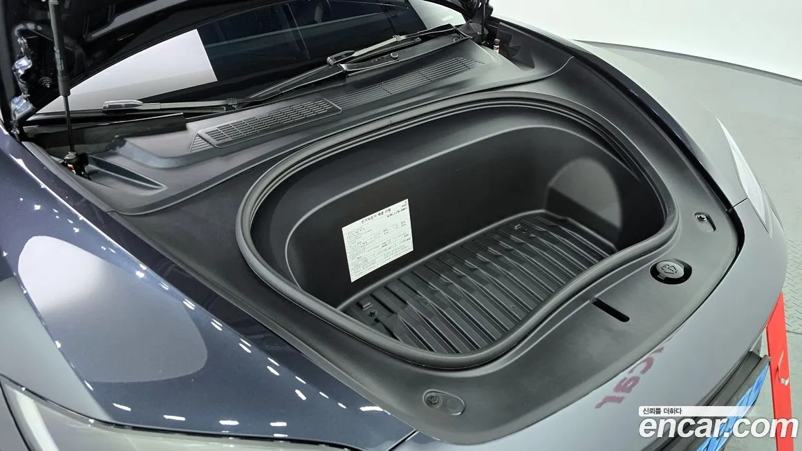 Tesla Model 3 — фото 10