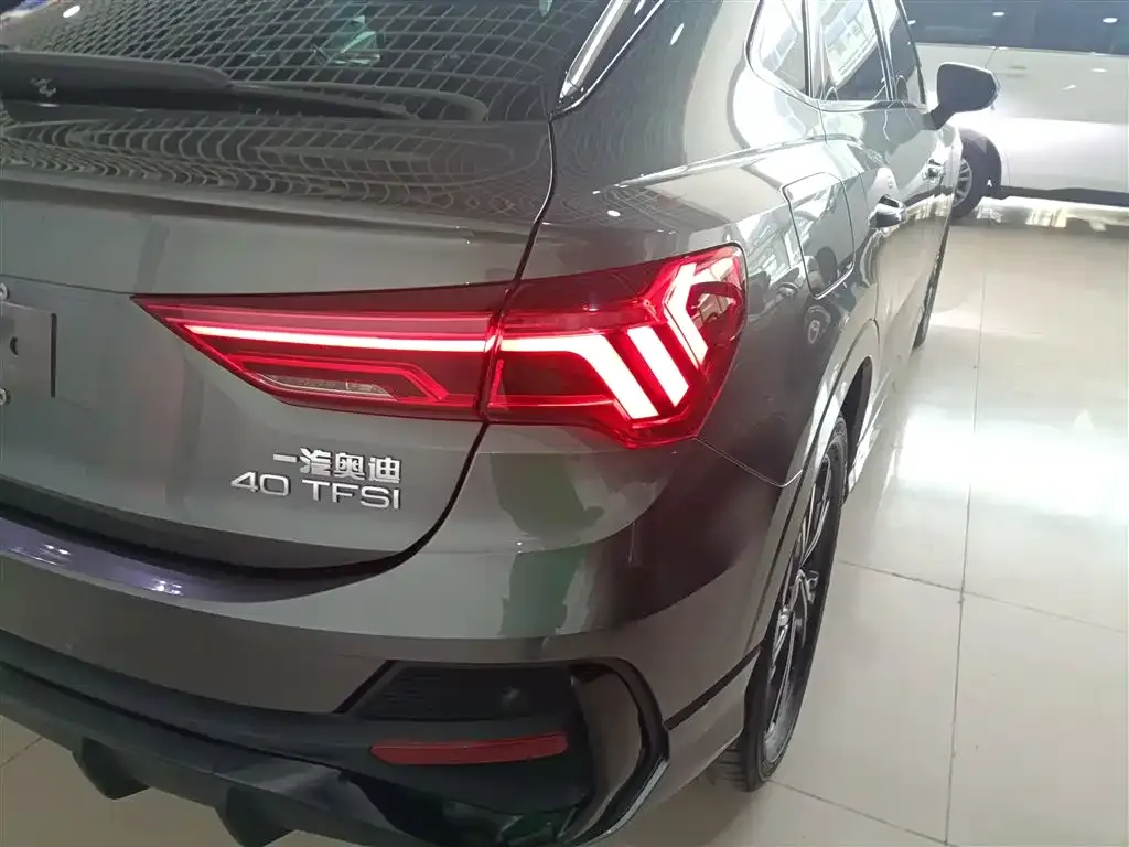 Audi Q3 Sportback — фото 8