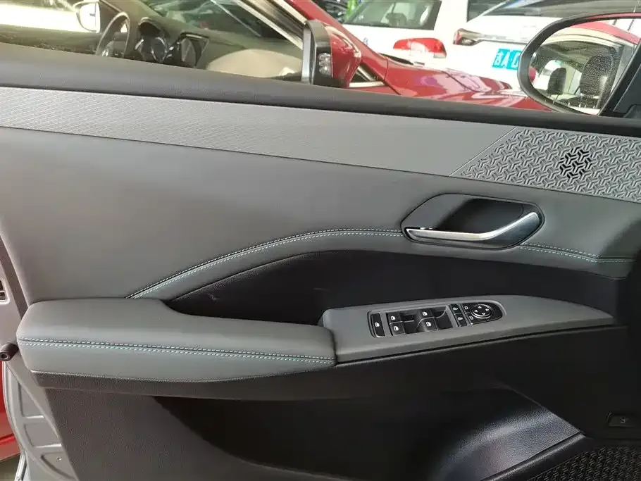 BYD Qin PLUS 2025 из CN, фото 10