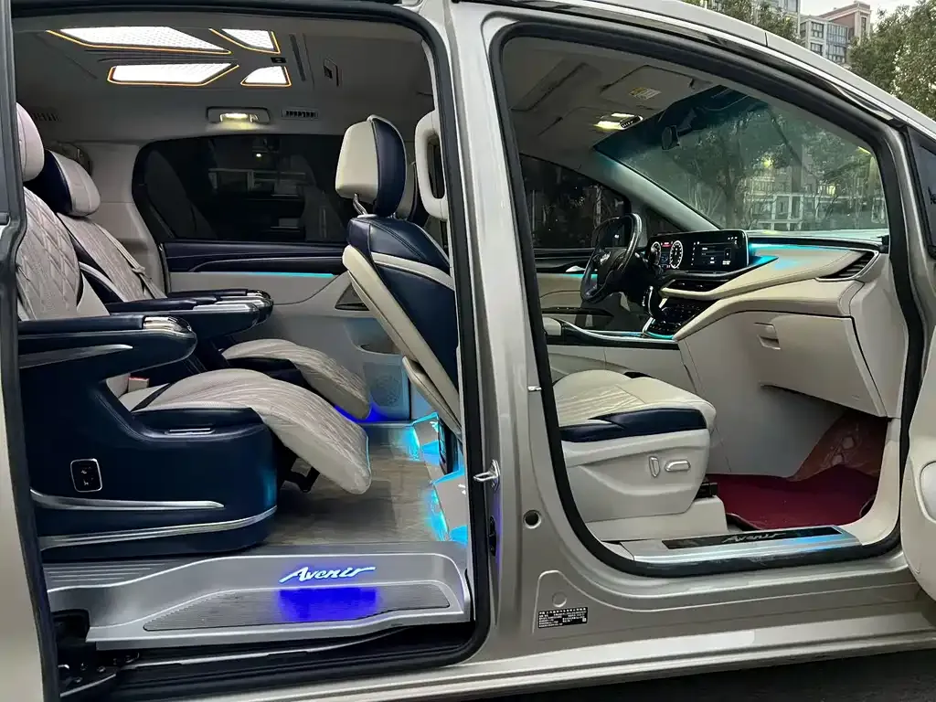 Buick GL8 2022 из CN, фото 3