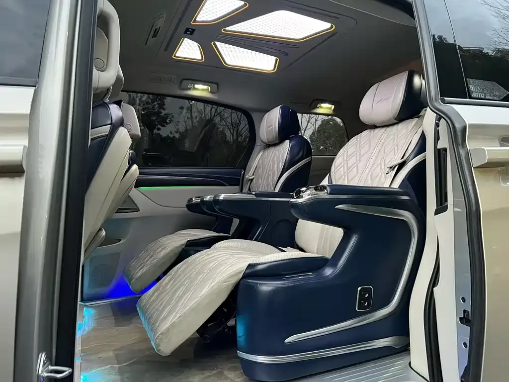 Buick GL8 2022 из CN, фото 4