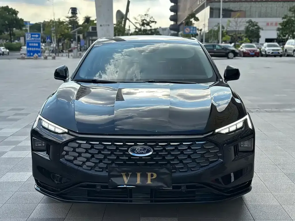 Ford Mondeo 2023 из CN, фото 2