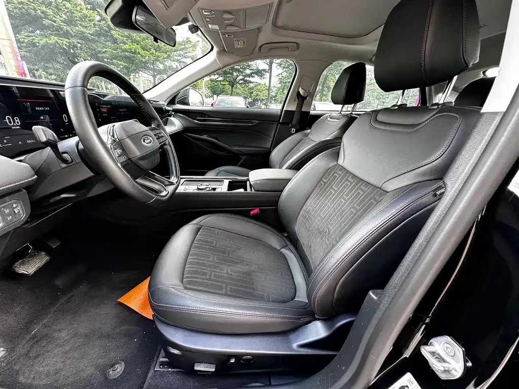 Ford Mondeo 2023 из CN, фото 3