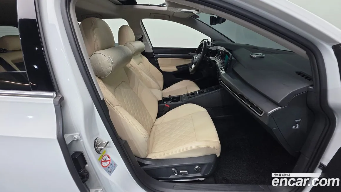 Volkswagen Golf 2022 из KR, фото 4