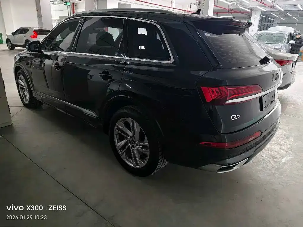 Audi Q7 — фото 4