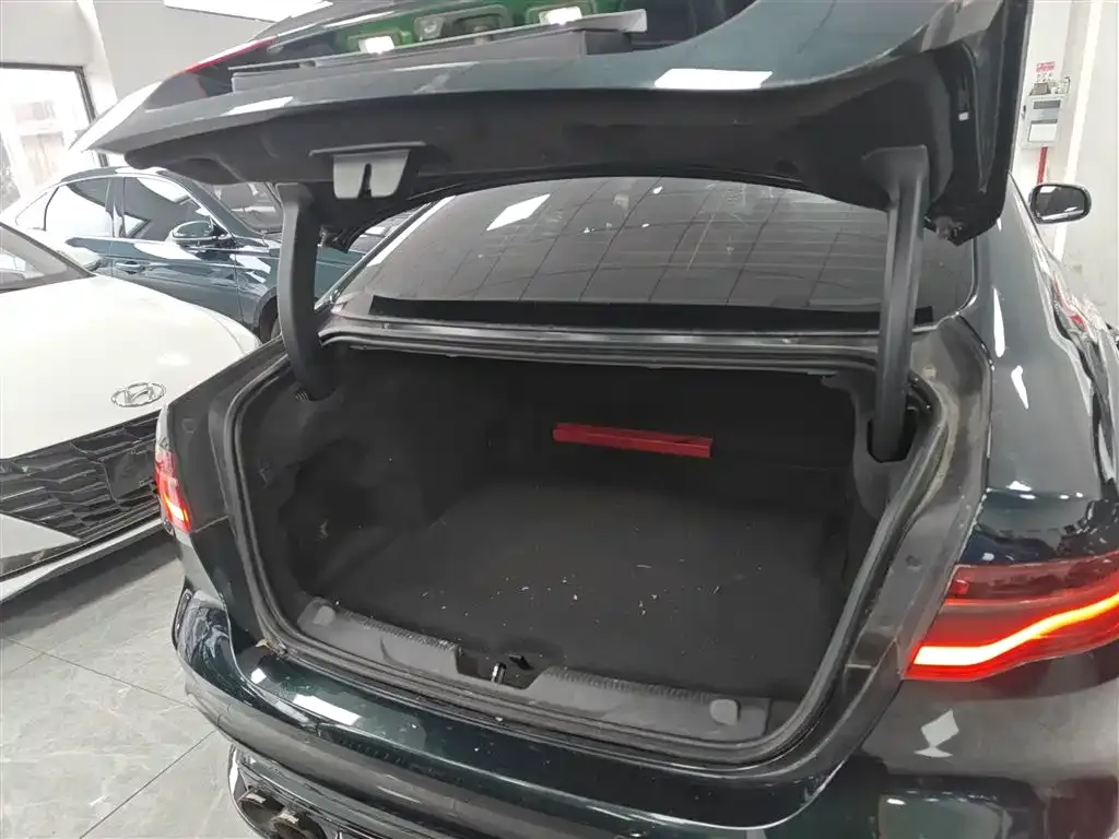 Jaguar XEL 2022 из CN, фото 9