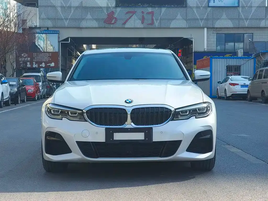 BMW 3 Series 2022 из CN, фото 10
