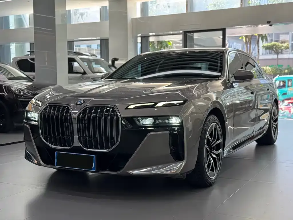 BMW 7 Series 2024 из CN, фото 1