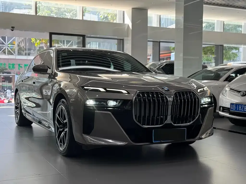BMW 7 Series 2024 из CN, фото 5
