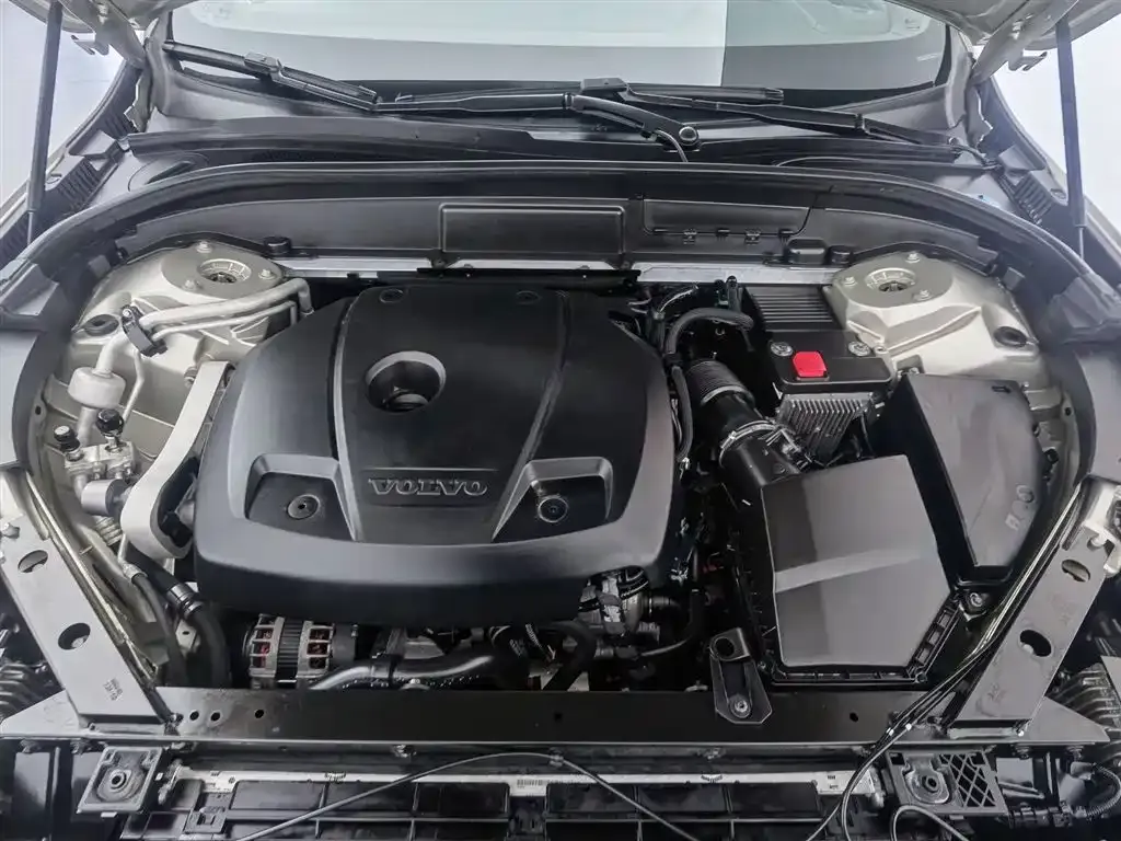 Volvo XC60 2021 из CN, фото 7