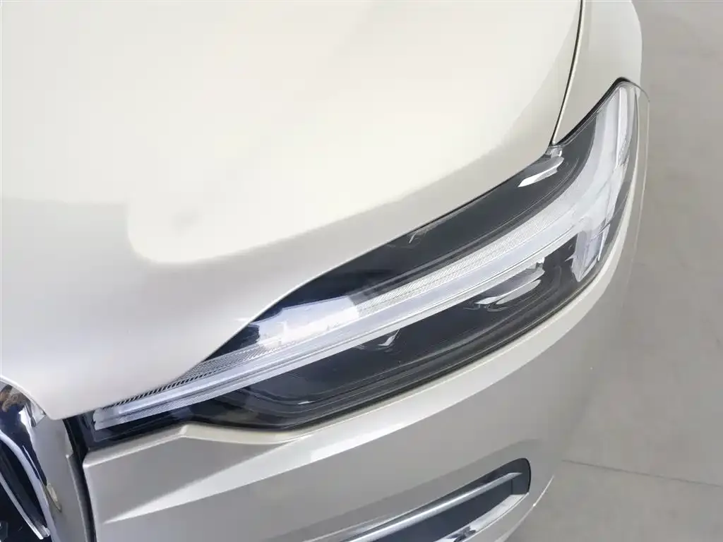 Volvo XC60 2021 из CN, фото 5