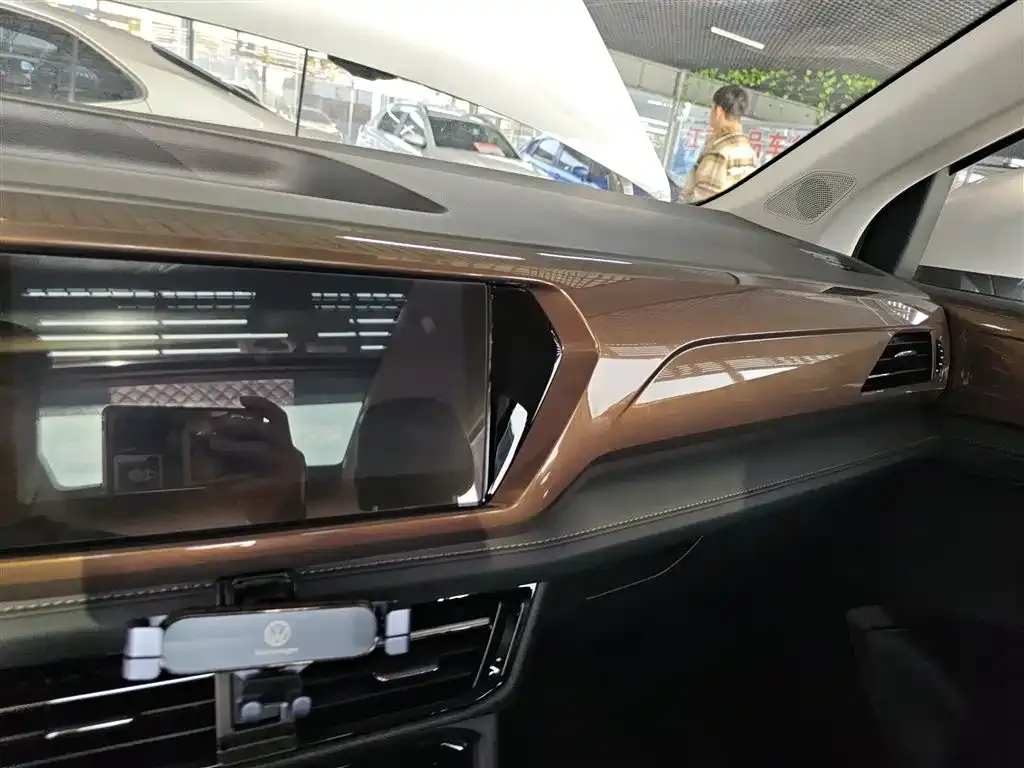 Volkswagen Tharu 2022 из CN, фото 7