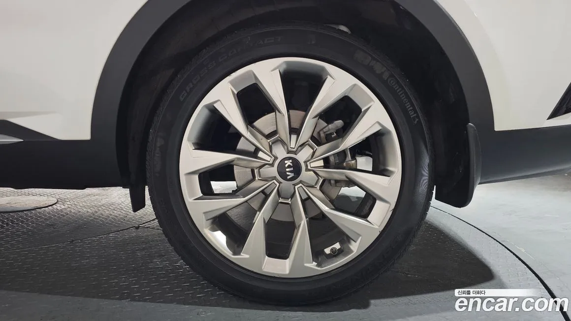 Kia Sorento — фото 5