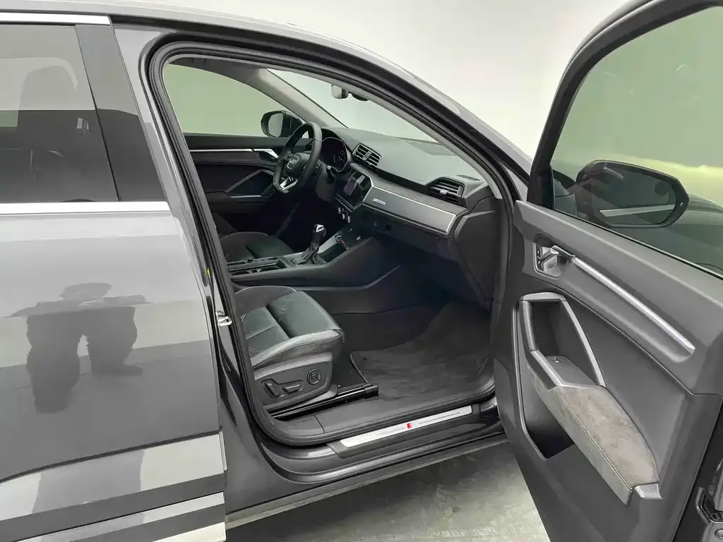 Audi Q3 Sportback 2021 из CN, фото 7