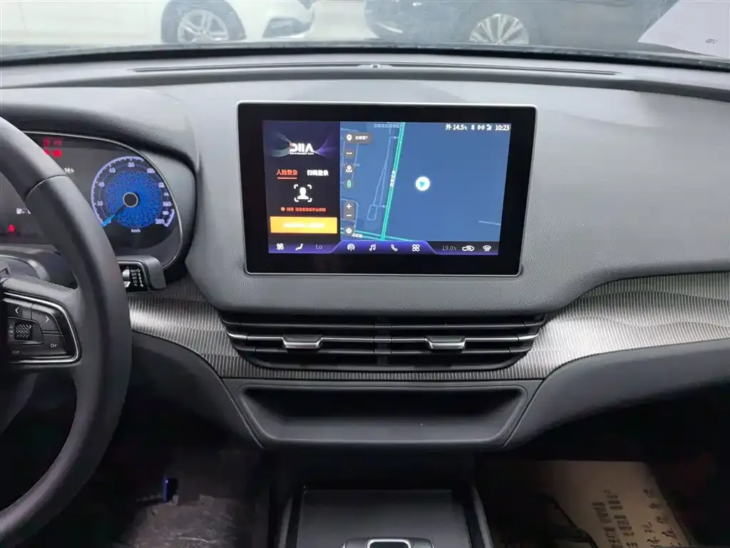 Hongqi E-QM5 2022 из CN, фото 7