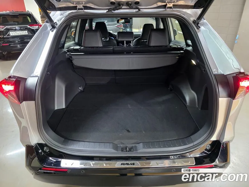 Toyota RAV4 2023 из KR, фото 6