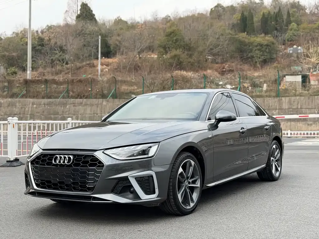 Audi A4L 2021 из CN, фото 1