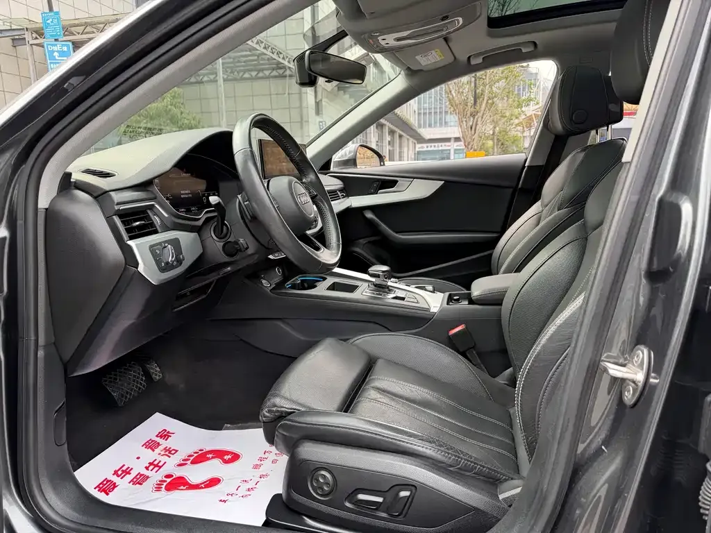 Audi A4L 2021 из CN, фото 6