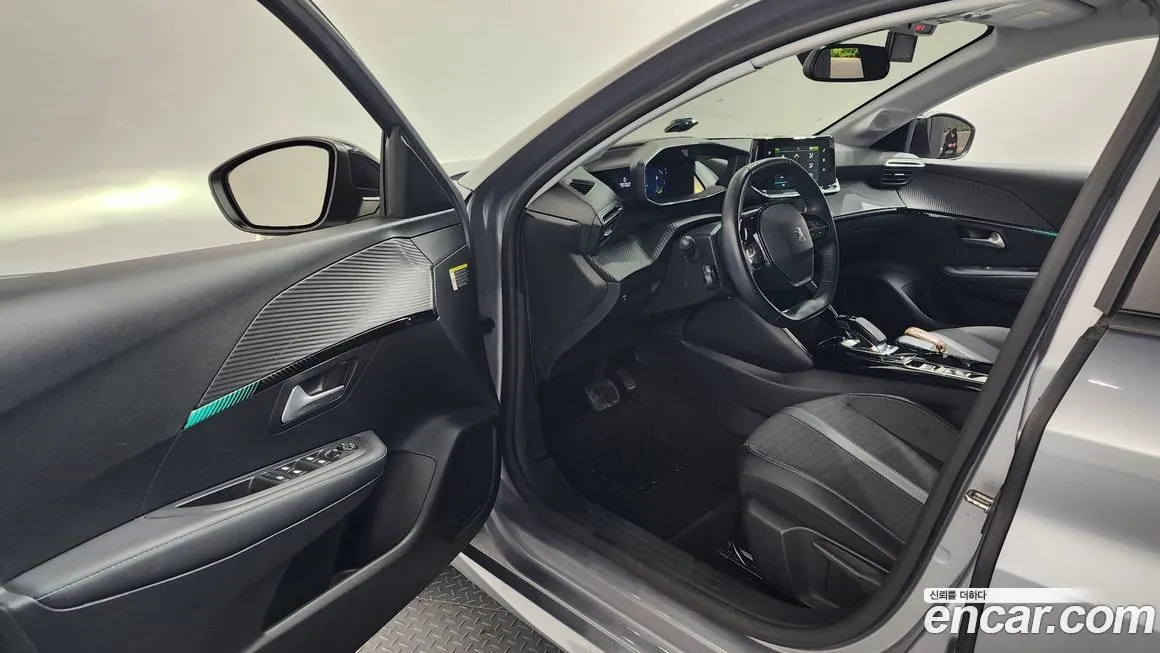 Peugeot 208 2022 из KR, фото 9