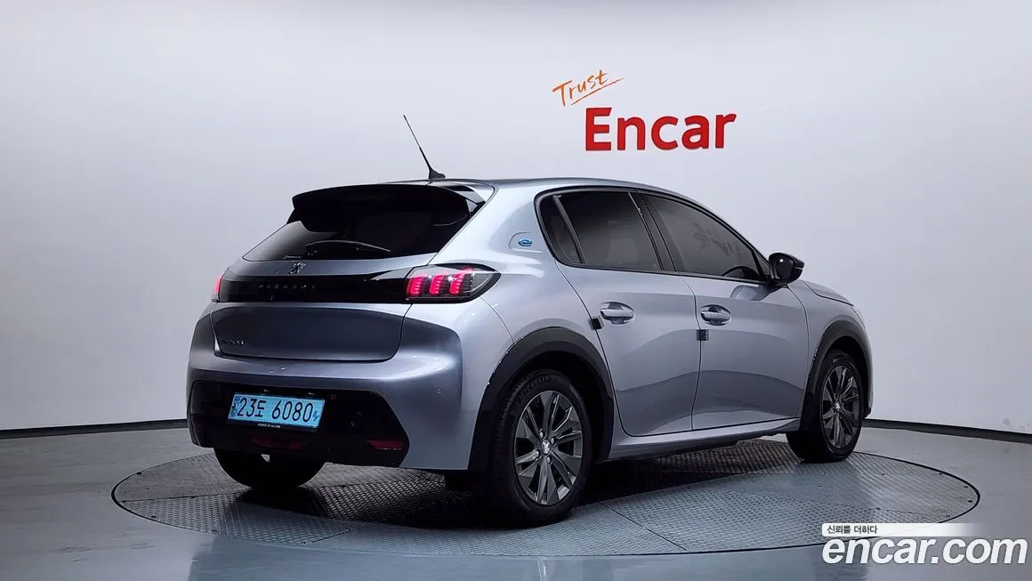 Peugeot 208 2022 из KR, фото 4