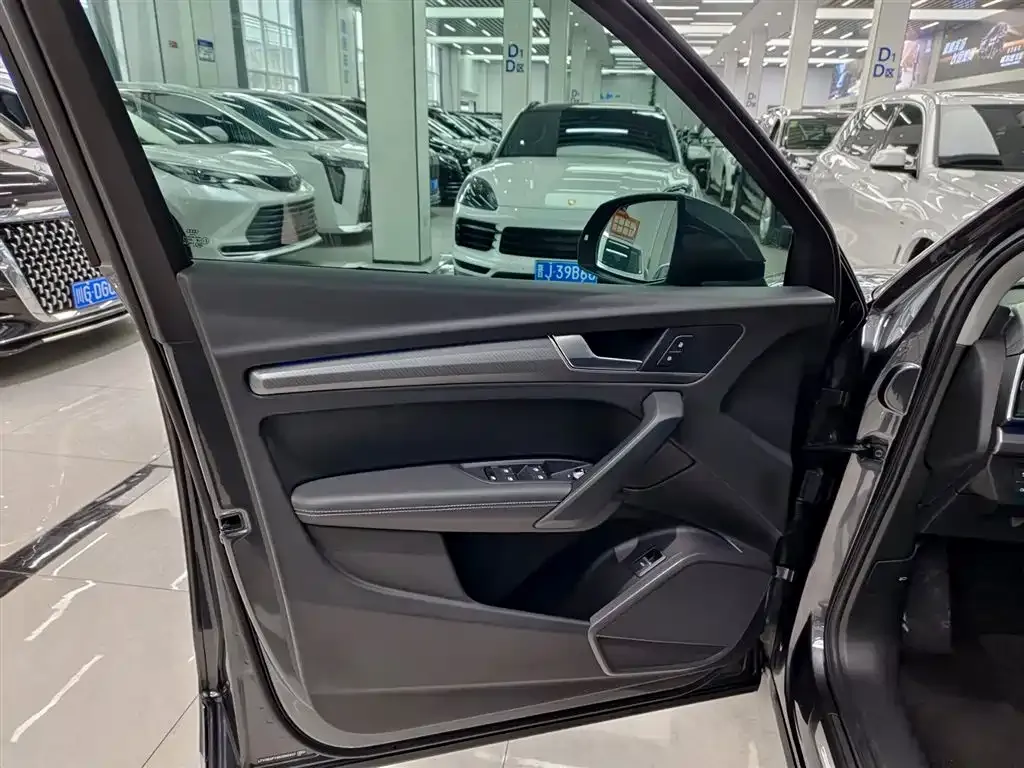 Audi Q5L 2022 из CN, фото 7