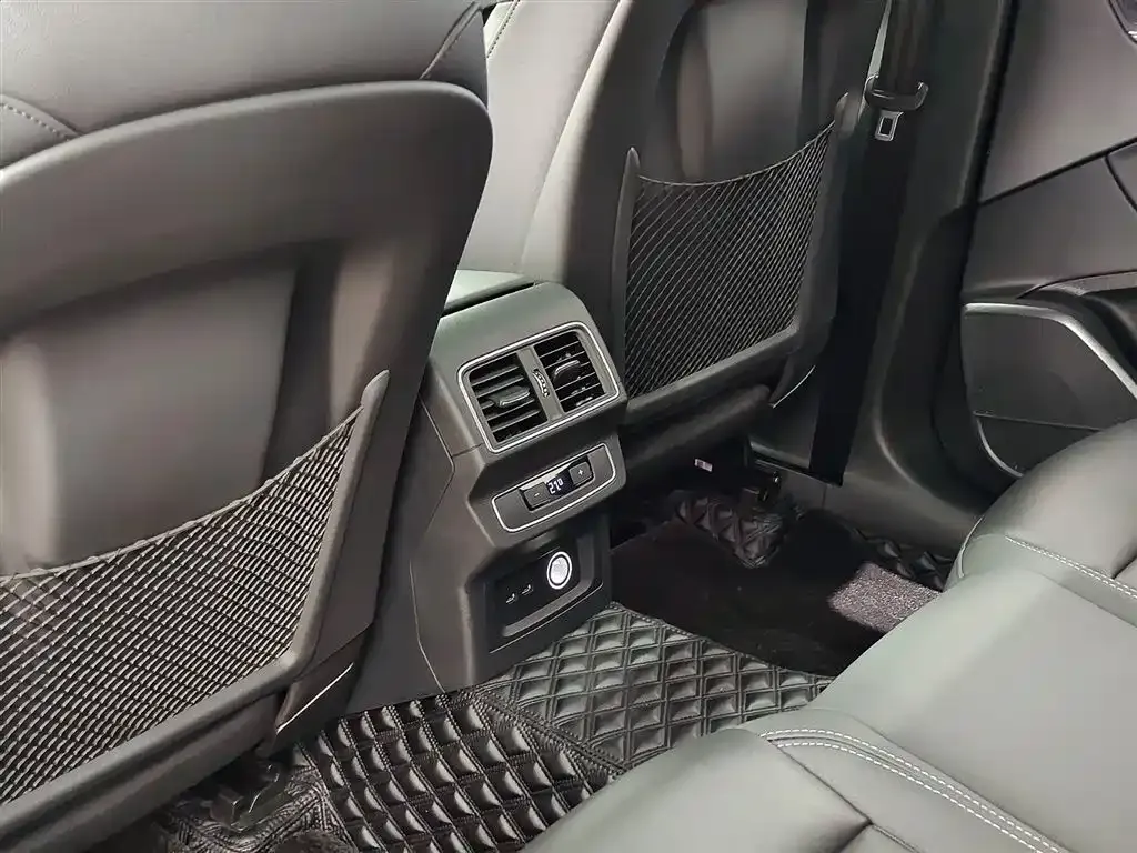 Audi Q5L 2022 из CN, фото 8