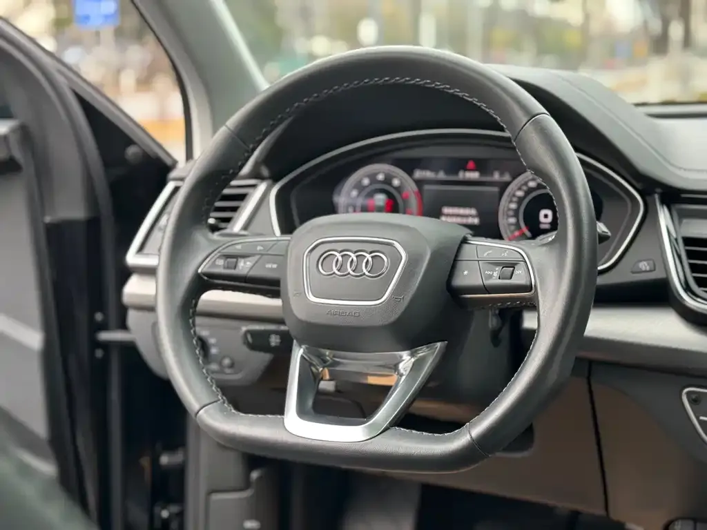 Audi Q5L 2022 из CN, фото 2