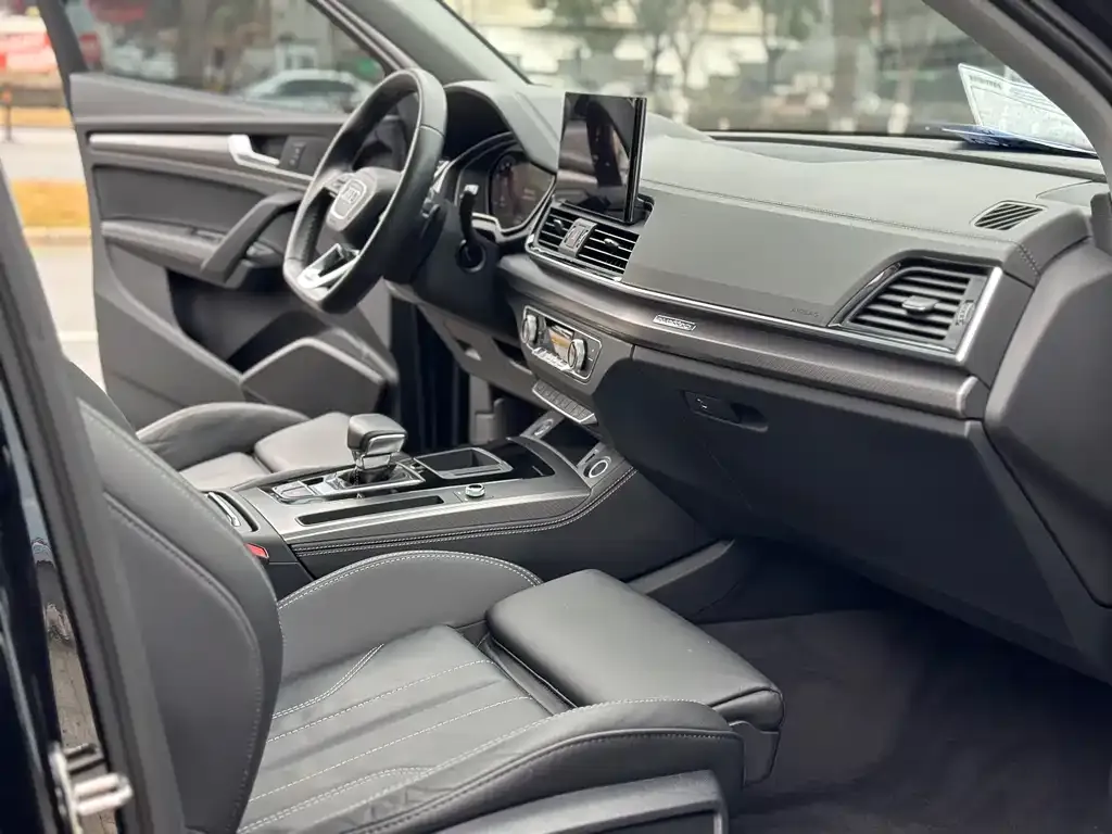Audi Q5L 2022 из CN, фото 6