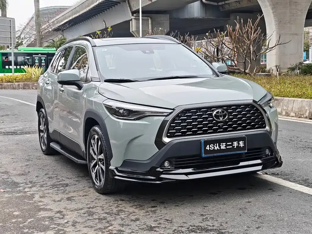 Toyota Corolla Cross 2022 из CN, фото 10