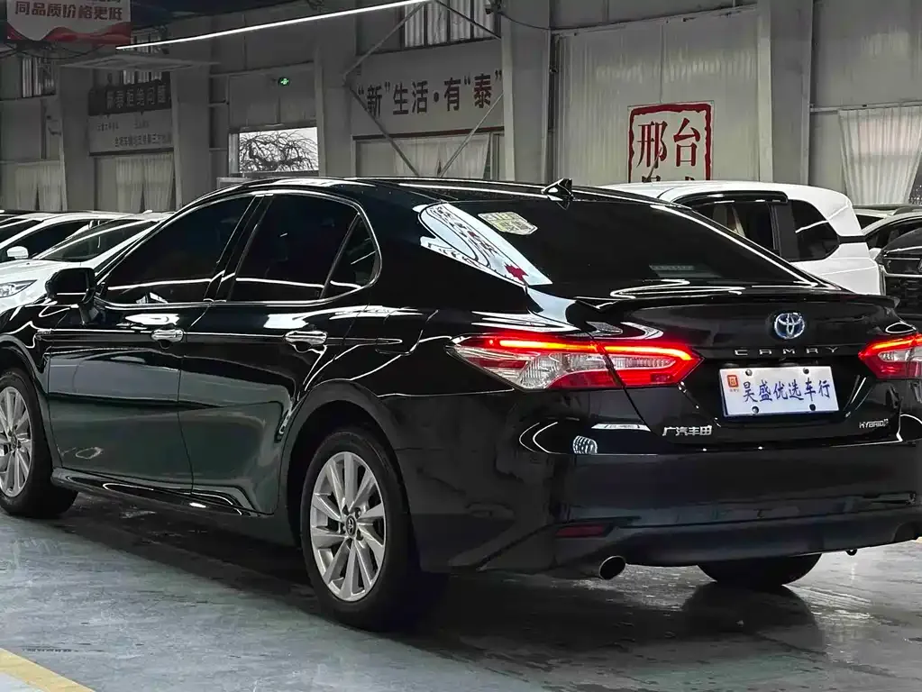 Toyota Camry 2021 из CN, фото 5