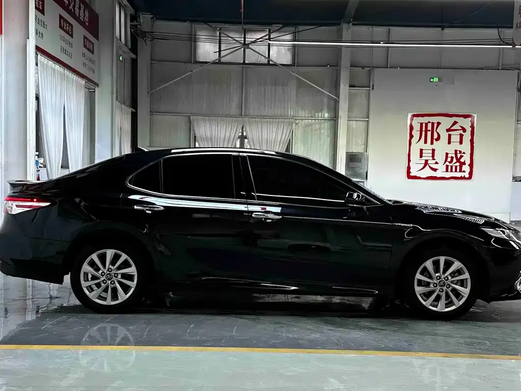 Toyota Camry 2021 из CN, фото 7