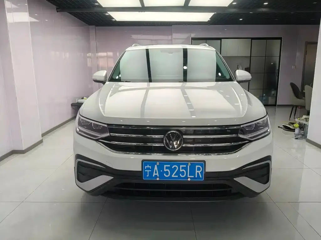 Volkswagen Tiguan L 2022 из CN, фото 3