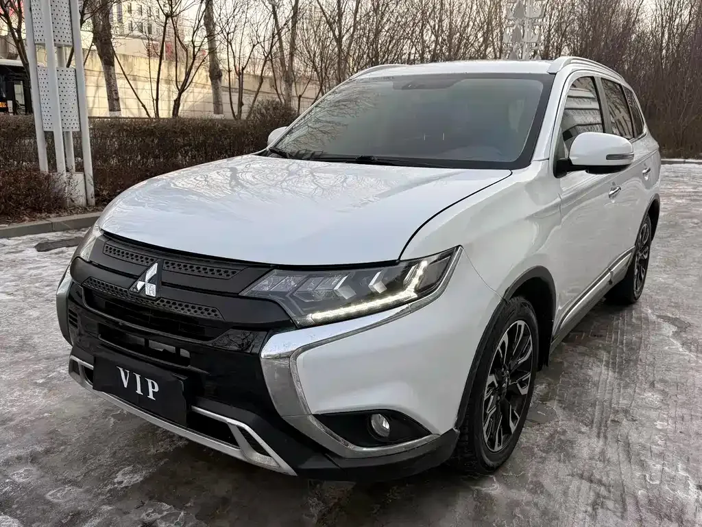Mitsubishi Outlander 2021 из CN, фото 1