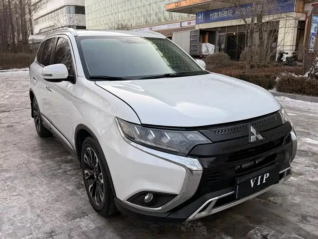 Mitsubishi Outlander 2021 из CN, фото 9