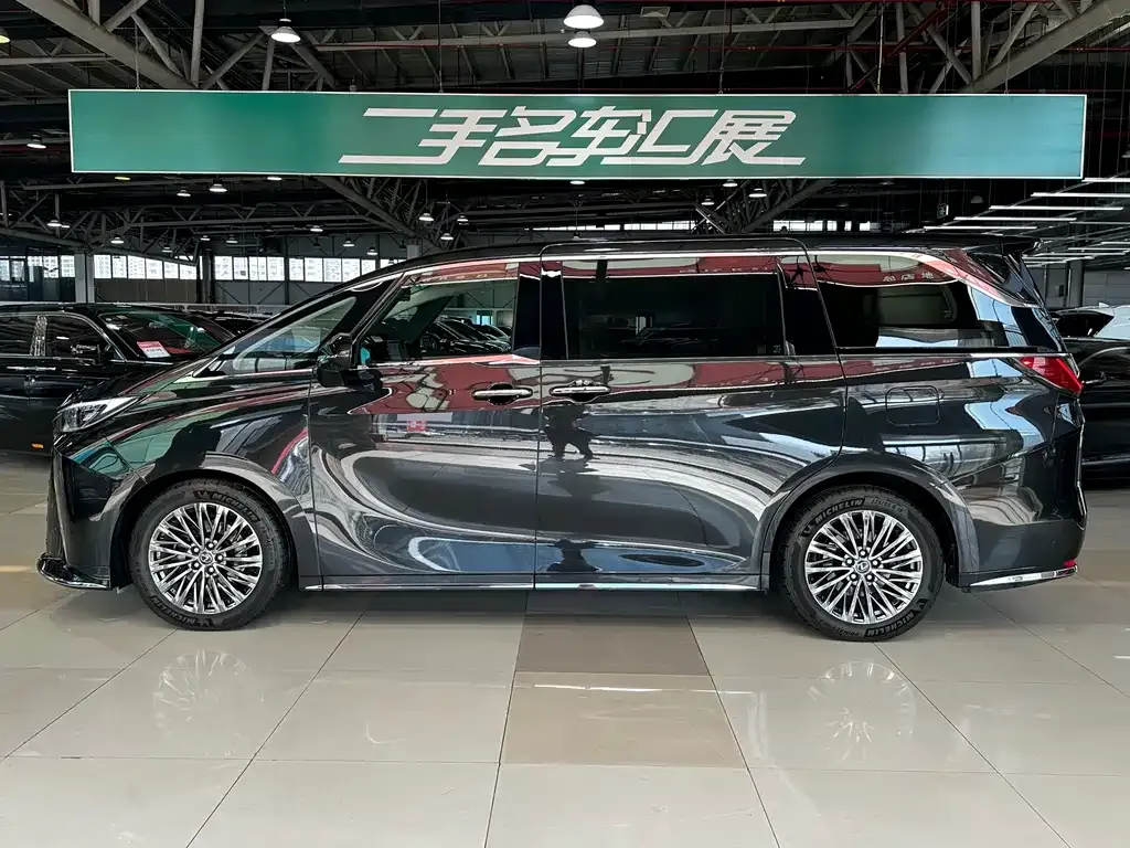 Lexus LM 2025 из CN, фото 3
