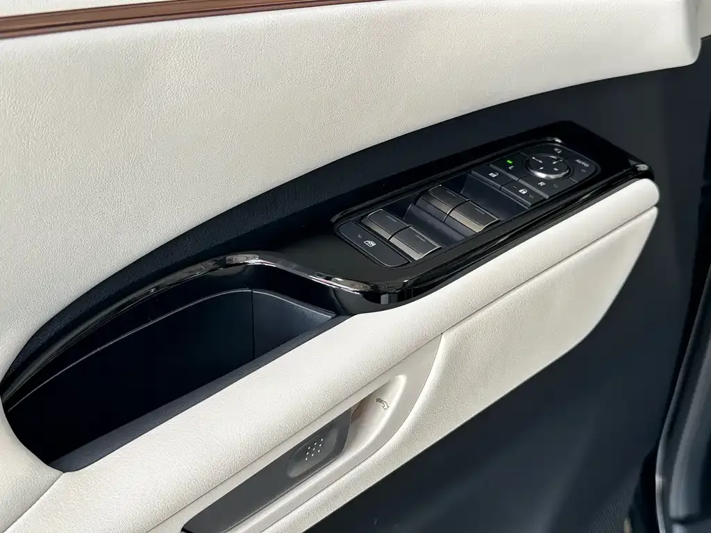 Lexus LM 2025 из CN, фото 4