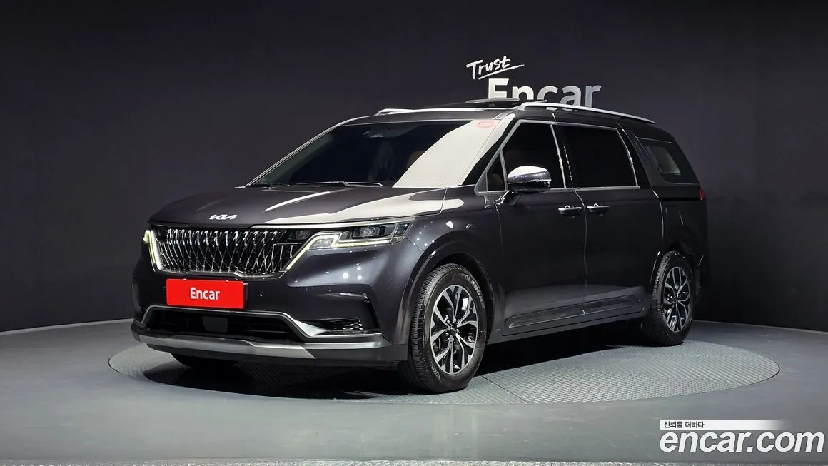 Kia Carnival — фото 1
