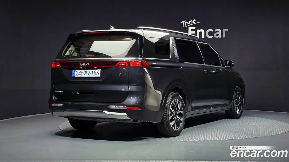 Kia Carnival — фото 5