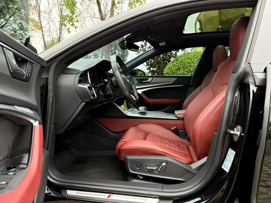 Audi A7L 2024 из CN, фото 9