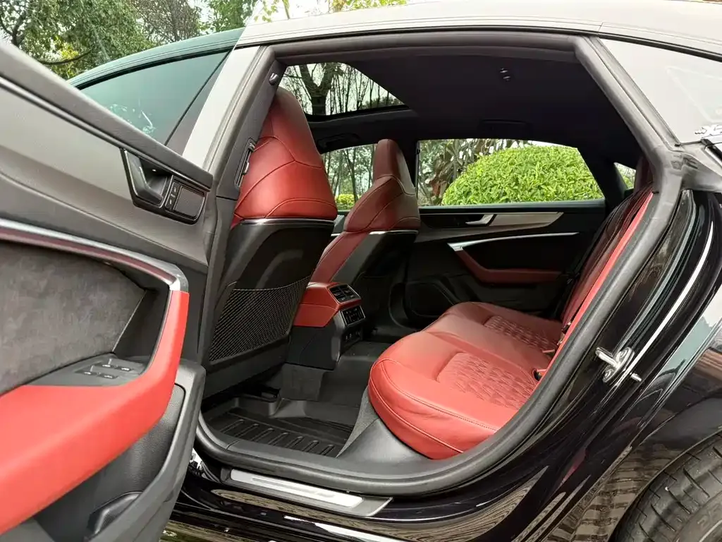 Audi A7L 2024 из CN, фото 7