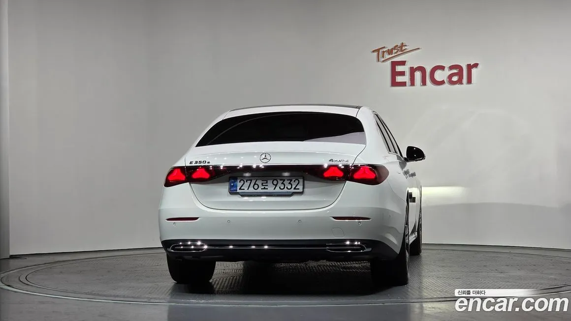Mercedes-Benz E-Class — фото 2