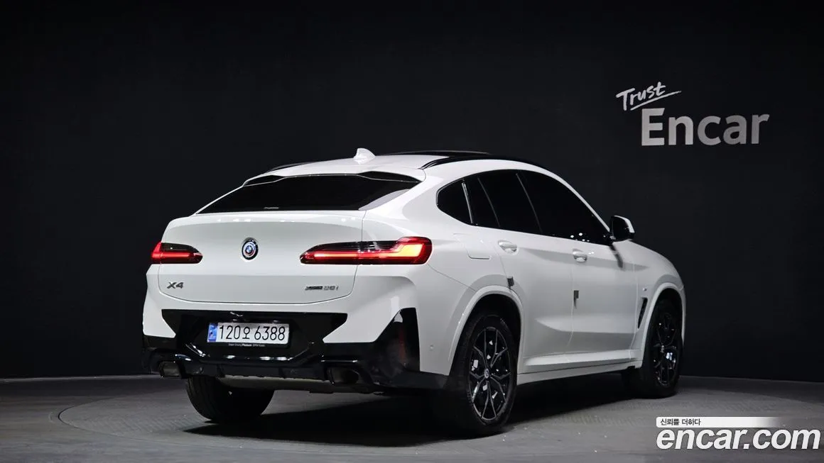 BMW X4 — фото 10
