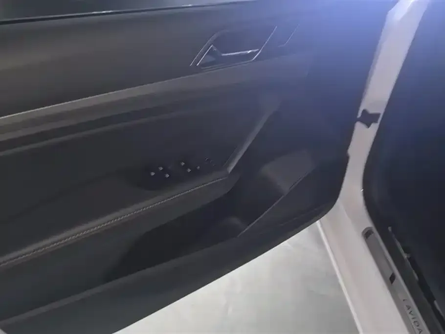 Volkswagen Lavida 2023 из CN, фото 3