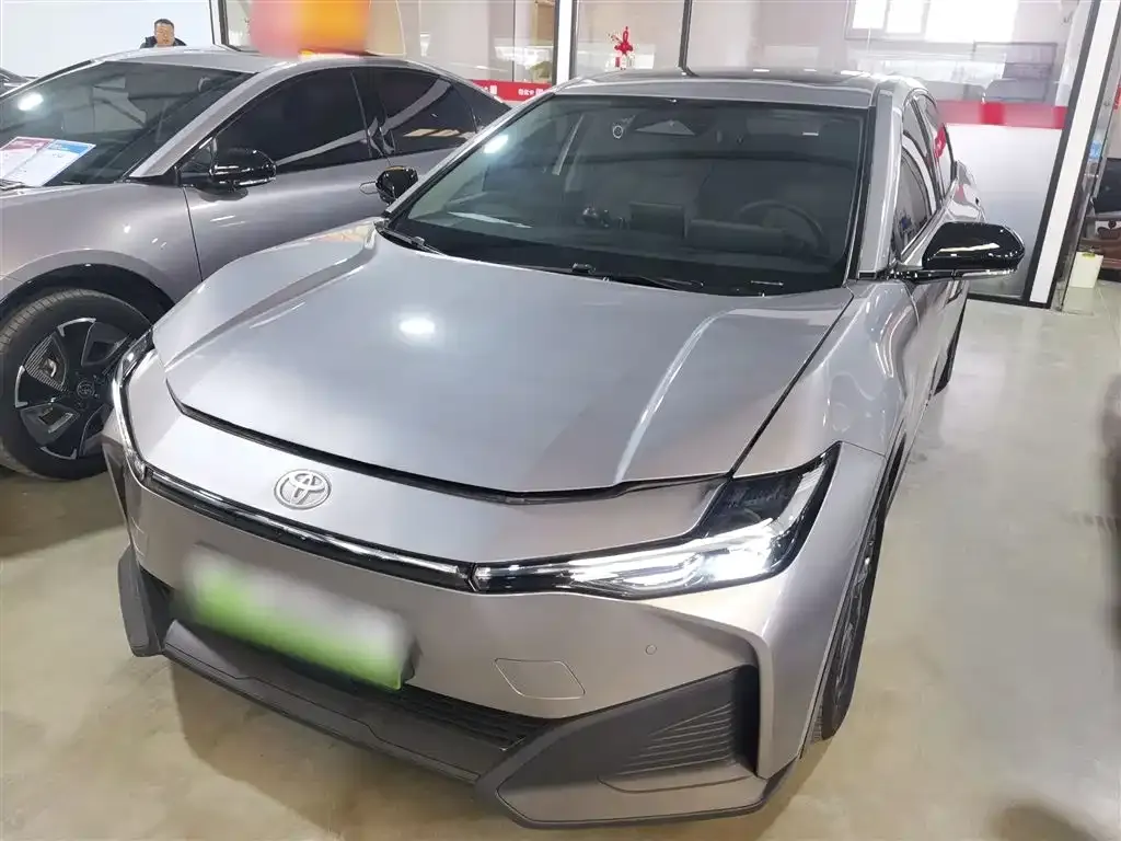 Toyota bZ3 2025 из CN, фото 1