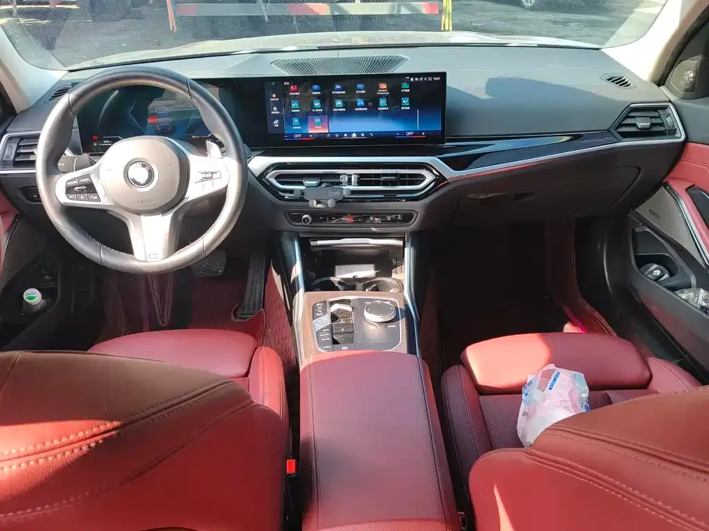 BMW 3 Series 2024 из CN, фото 2