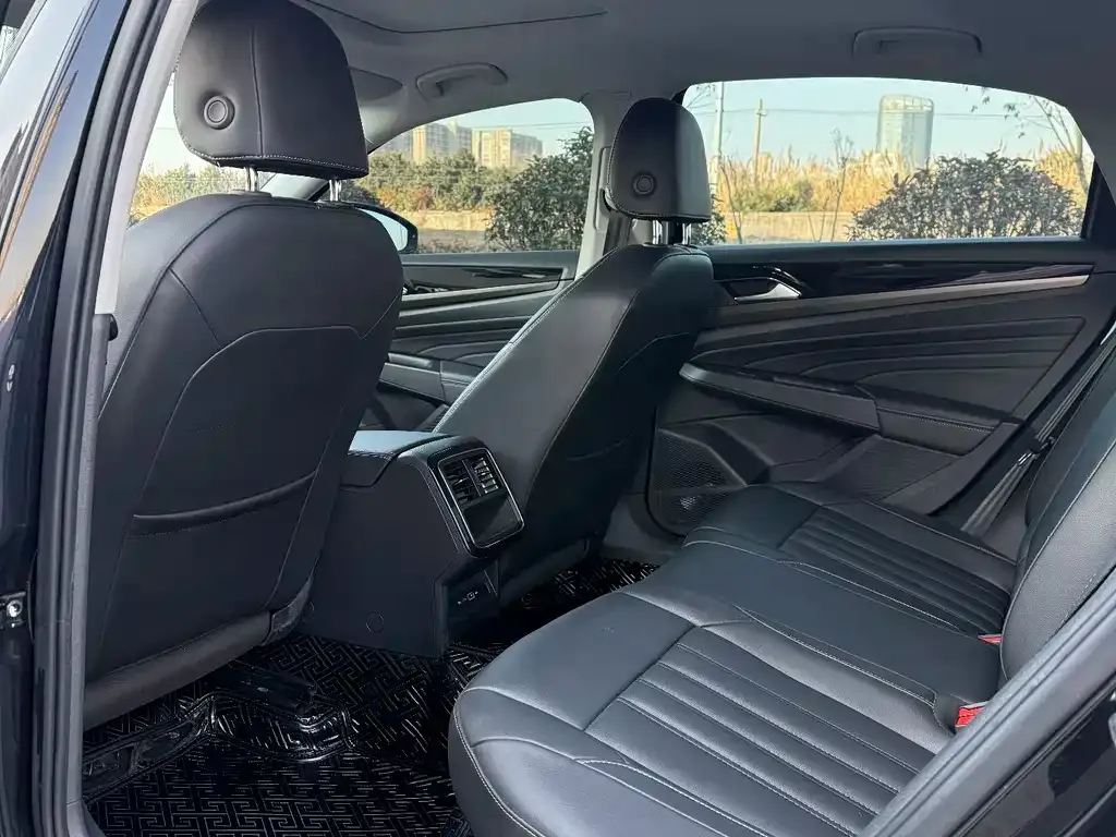 Volkswagen Passat 2021 из CN, фото 6