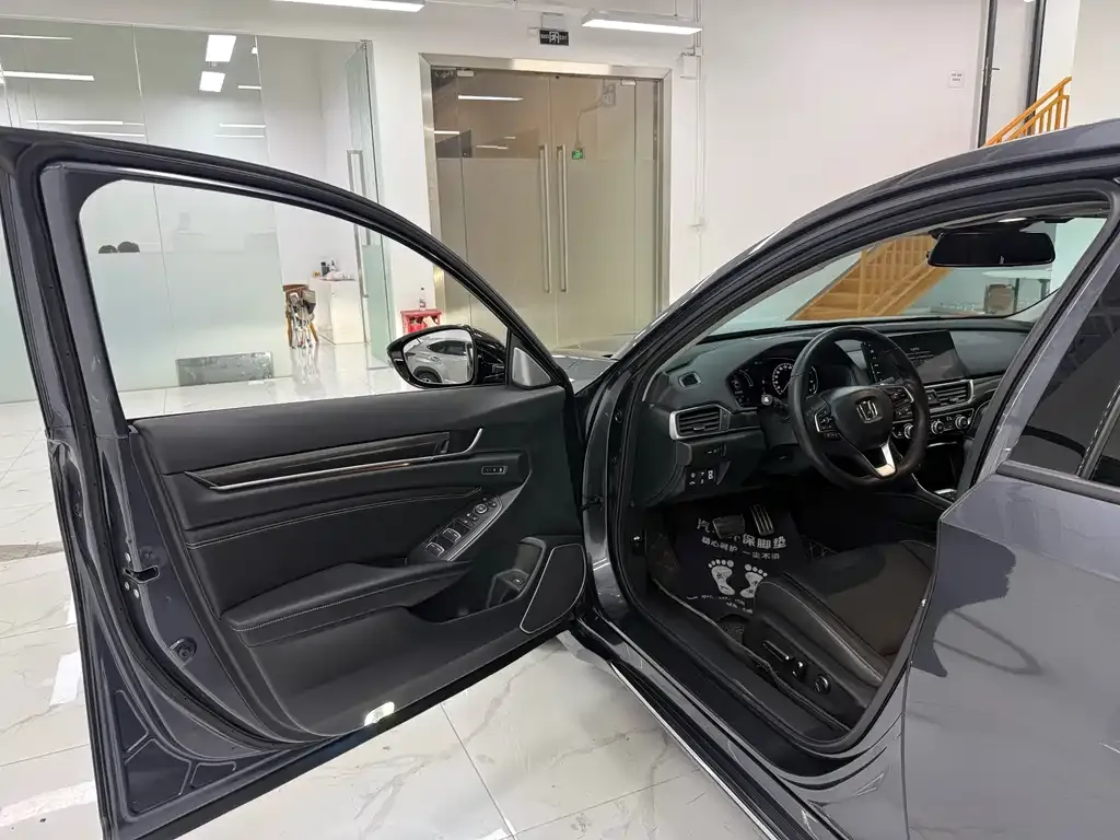 Honda Accord 2023 из CN, фото 5