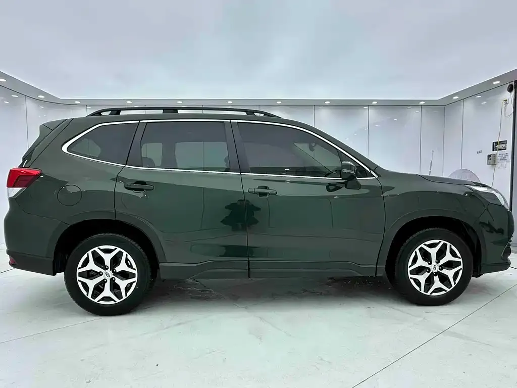 Subaru Forester 2022 из CN, фото 3