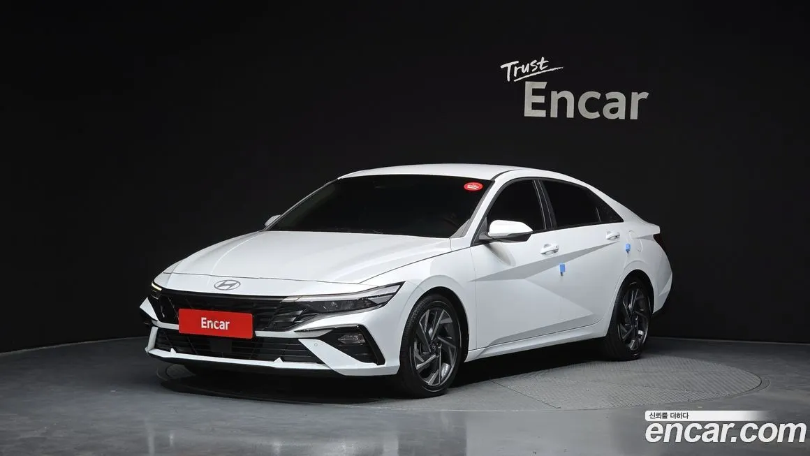 Hyundai AVANTE — фото 1