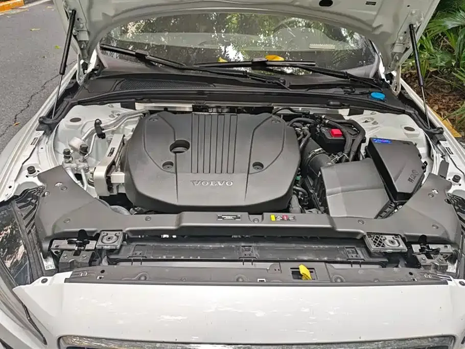 Volvo S60 2025 из CN, фото 10